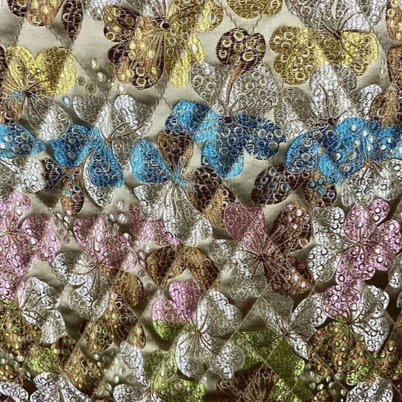 Vintage Boho Floral Embroidered Table decor - Picture 10 of 10